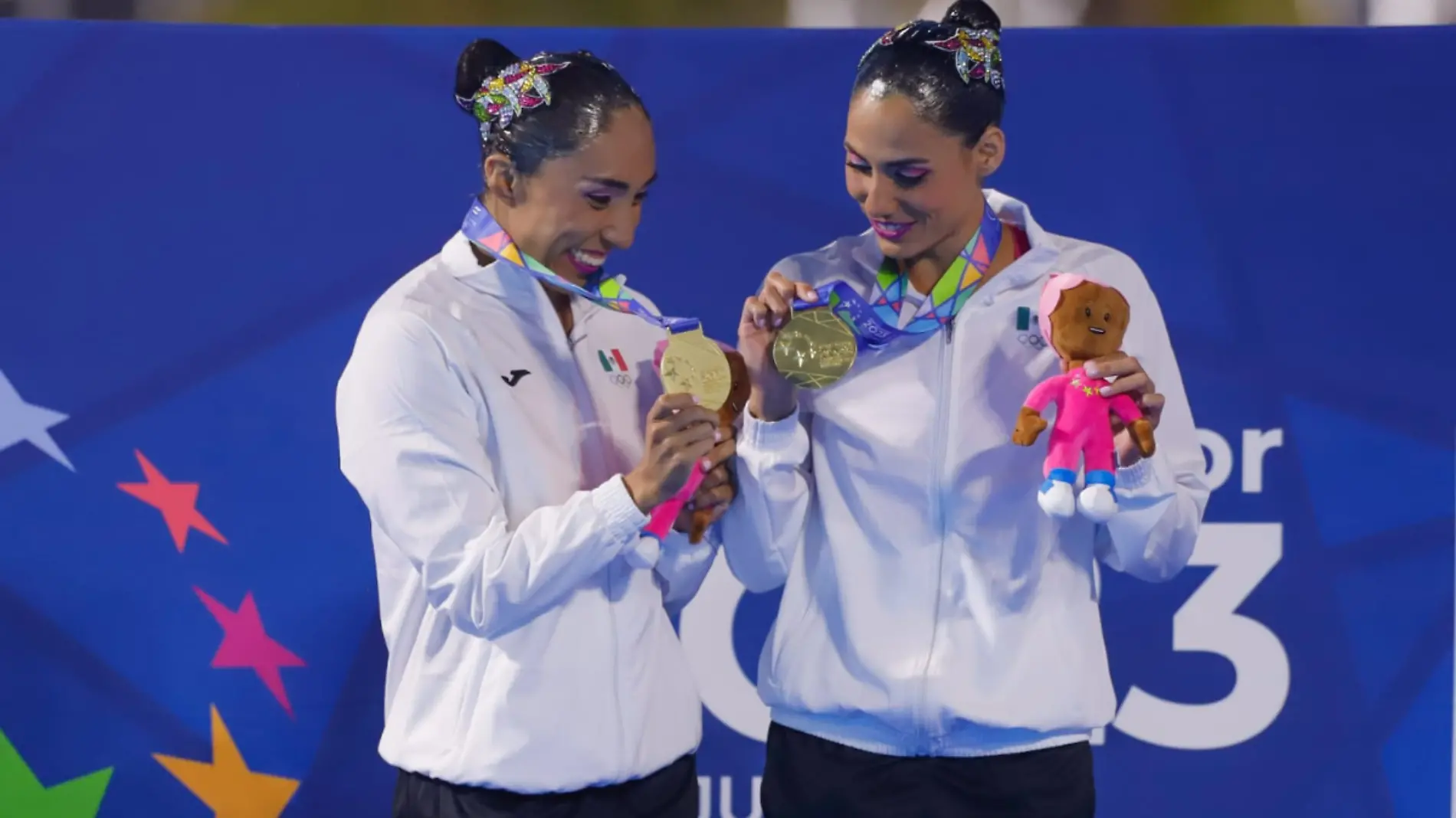 Nadadoras Nuria Diosdado y Joana Jiménez ganan oro en Juegos Centroamericanos